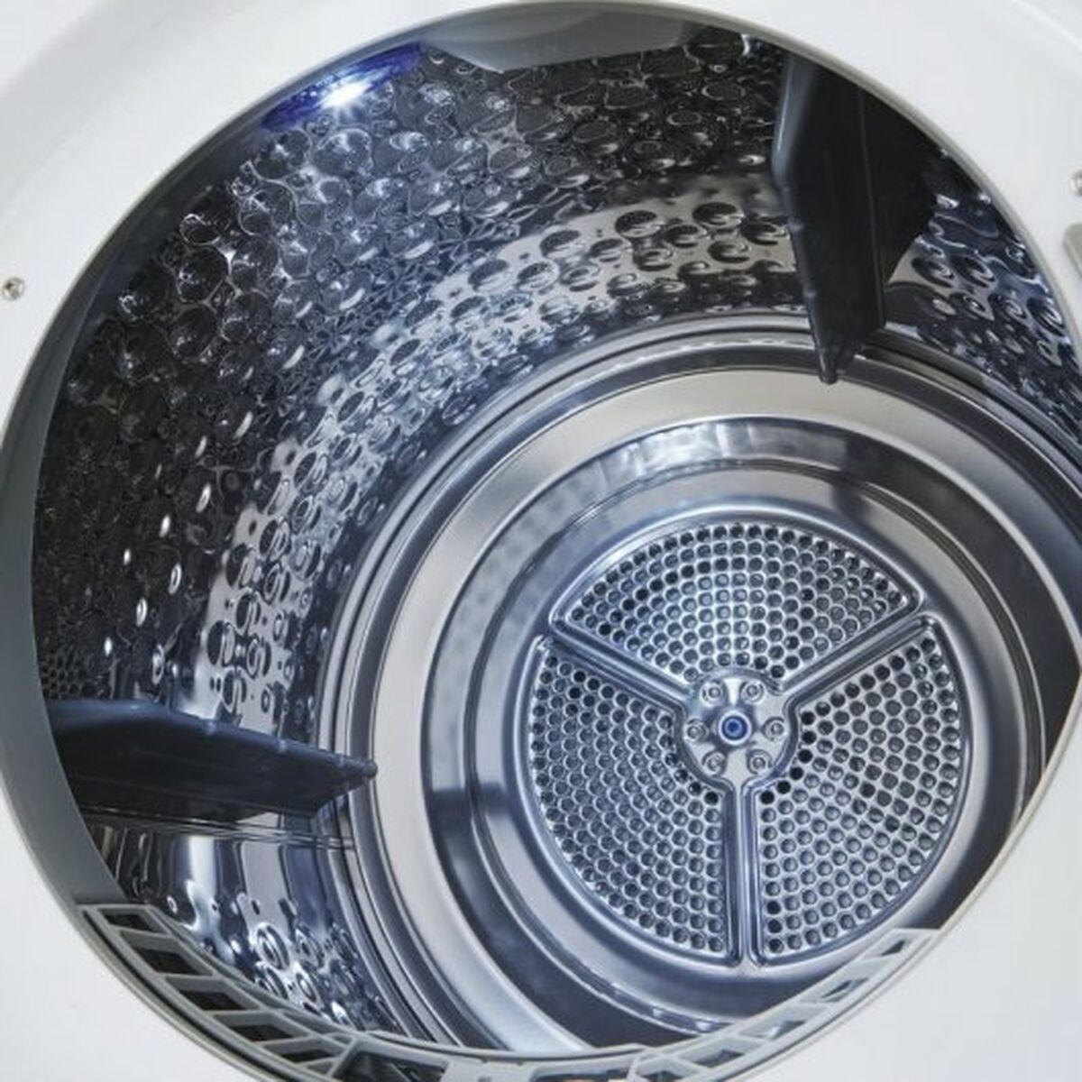 V6HEA9A691D2526F882D62A8B663FF1A143R7154698P3